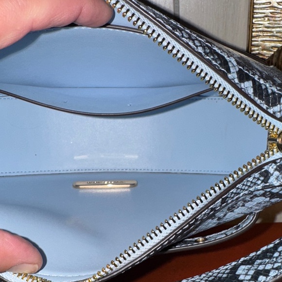 💙🖤🐍Michael Kors Black and White Snake Print Crossbody Bag - Picture 7 of 8